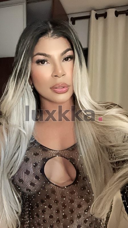 Larissa Campos, acompanhante trans na Savassi, Belo Horizonte