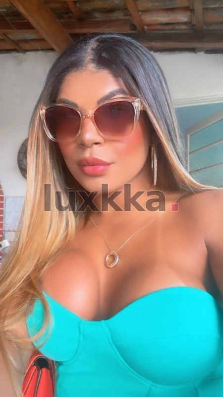 Larissa Campos, acompanhante trans na Savassi, Belo Horizonte, foto 2 de 76