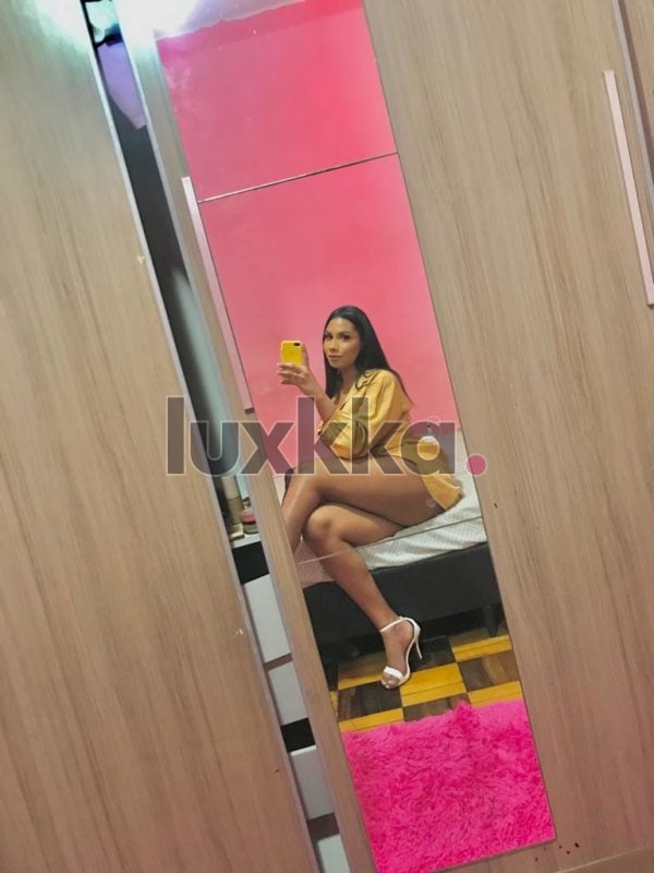 Lara Manuella, acompanhante trans no Centro Histórico, Porto Alegre, foto 2 de 22
