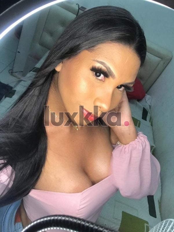 Lara Manuella, acompanhante trans no Centro Histórico, Porto Alegre, foto 16 de 22