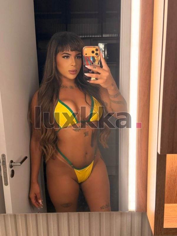 Nic Vinhedos, acompanhante trans em Copacabana, Rio de Janeiro, foto 30 de 36