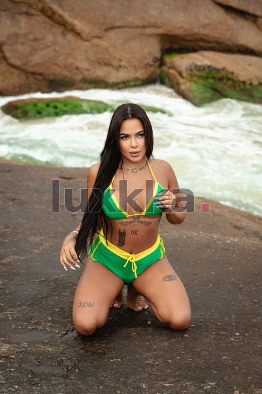 Nic Vinhedos, acompanhante trans em Copacabana, Rio de Janeiro, foto 13 de 36