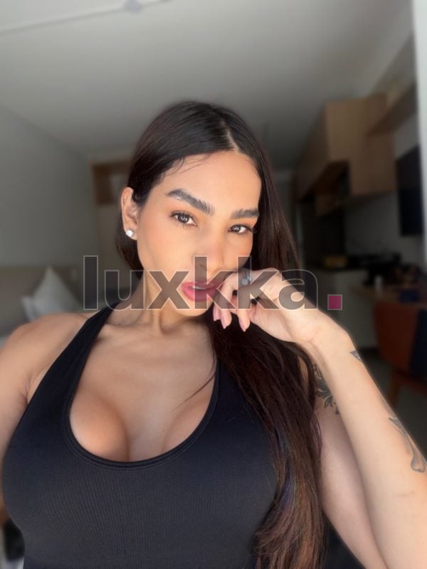 Larissa Araújo, acompanhante trans em Copacabana, Rio de Janeiro, foto 86 de 142