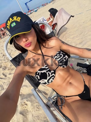 Larissa Araújo, acompanhante trans em Copacabana, Rio de Janeiro, foto 14 de 142