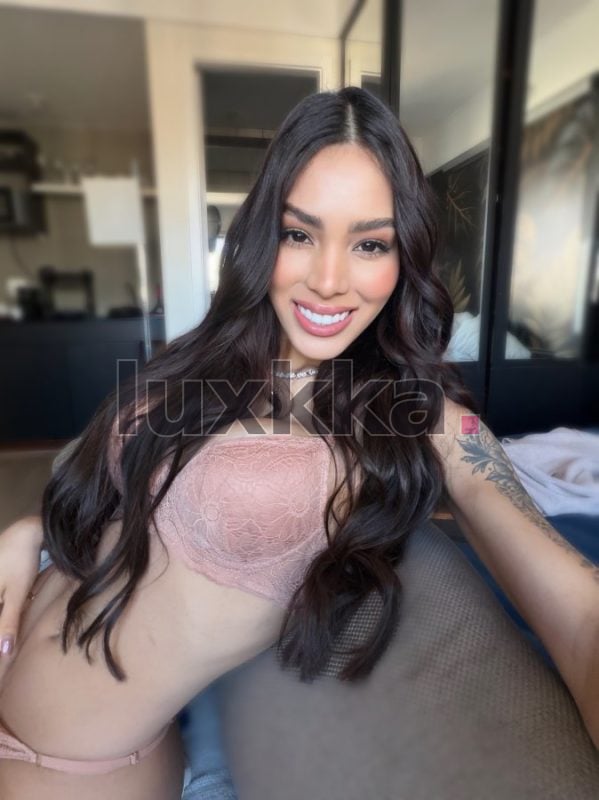 Larissa Araújo, acompanhante trans em Copacabana, Rio de Janeiro, foto 70 de 142