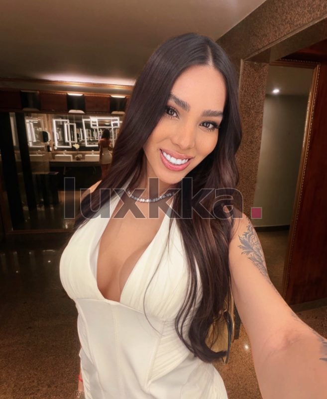 Larissa Araújo, acompanhante trans em Copacabana, Rio de Janeiro, foto 119 de 142