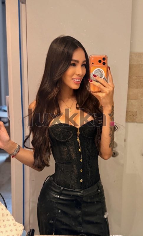 Larissa Araújo, acompanhante trans em Copacabana, Rio de Janeiro, foto 7 de 142