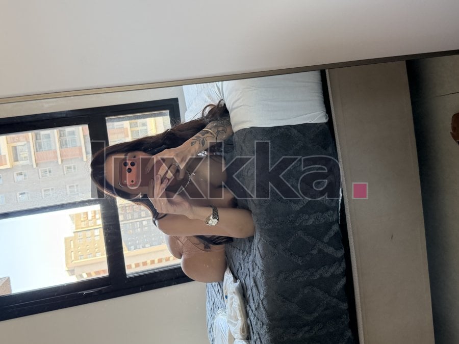 Larissa Araújo, acompanhante trans em Copacabana, Rio de Janeiro, foto 137 de 142