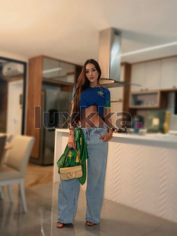 Larissa Araújo, acompanhante trans em Copacabana, Rio de Janeiro, foto 63 de 142