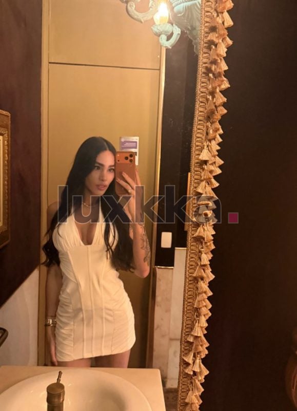 Larissa Araújo, acompanhante trans em Copacabana, Rio de Janeiro, foto 45 de 142