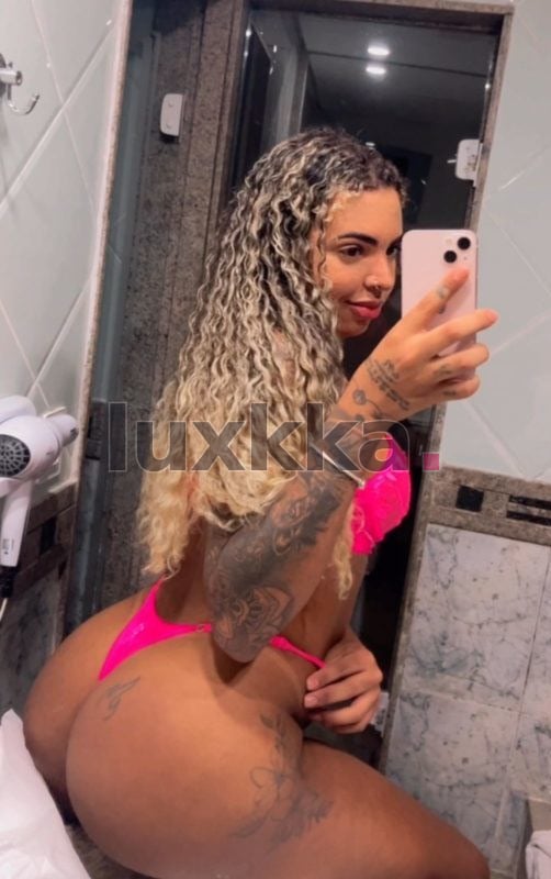 Loirinha Carioca, acompanhante trans em Copacabana, Rio de Janeiro