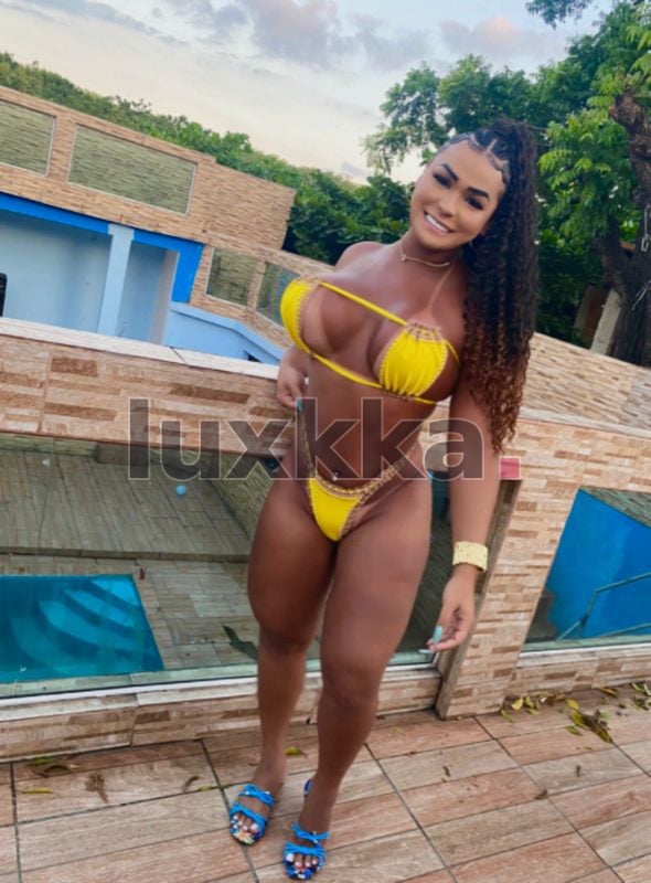 Isabella Reis, acompanhante trans na Barra da Tijuca, Rio de Janeiro, foto 24 de 92