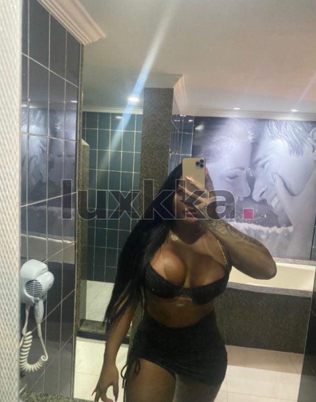 Isabella Reis, acompanhante trans na Barra da Tijuca, Rio de Janeiro, foto 69 de 92