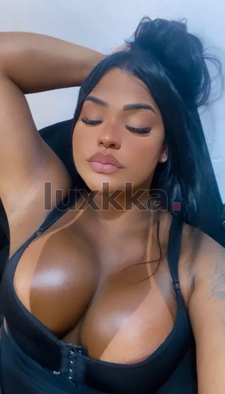 Isabella Reis, acompanhante trans na Barra da Tijuca, Rio de Janeiro, foto 8 de 92