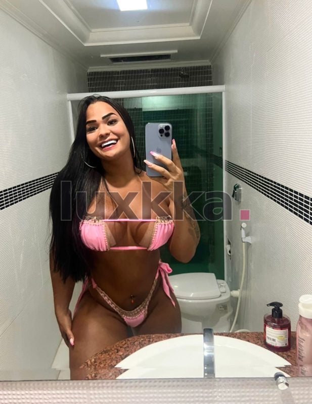 Isabella Reis, acompanhante trans na Barra da Tijuca, Rio de Janeiro, foto 50 de 92