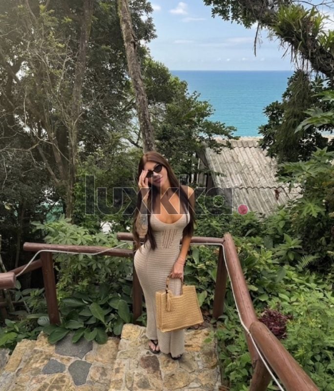 Clara Menezes, acompanhante trans em Copacabana, Rio de Janeiro, foto 90 de 104
