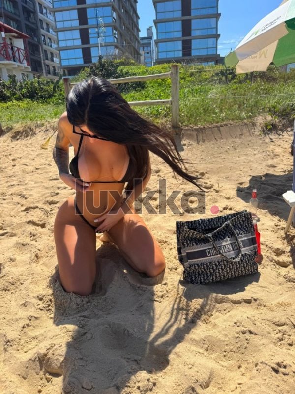 Clara Menezes, acompanhante trans em Copacabana, Rio de Janeiro, foto 57 de 104