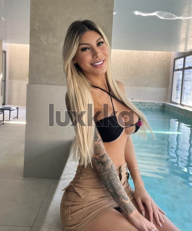 Clara Menezes, acompanhante trans em Copacabana, Rio de Janeiro, foto 82 de 104