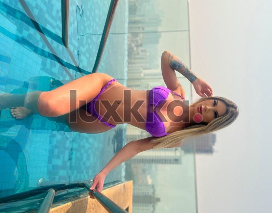 Clara Menezes, acompanhante trans em Copacabana, Rio de Janeiro, foto 97 de 104