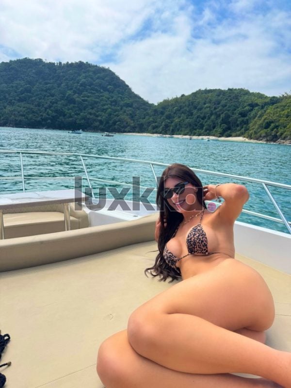 Clara Menezes, acompanhante trans em Copacabana, Rio de Janeiro, foto 47 de 104