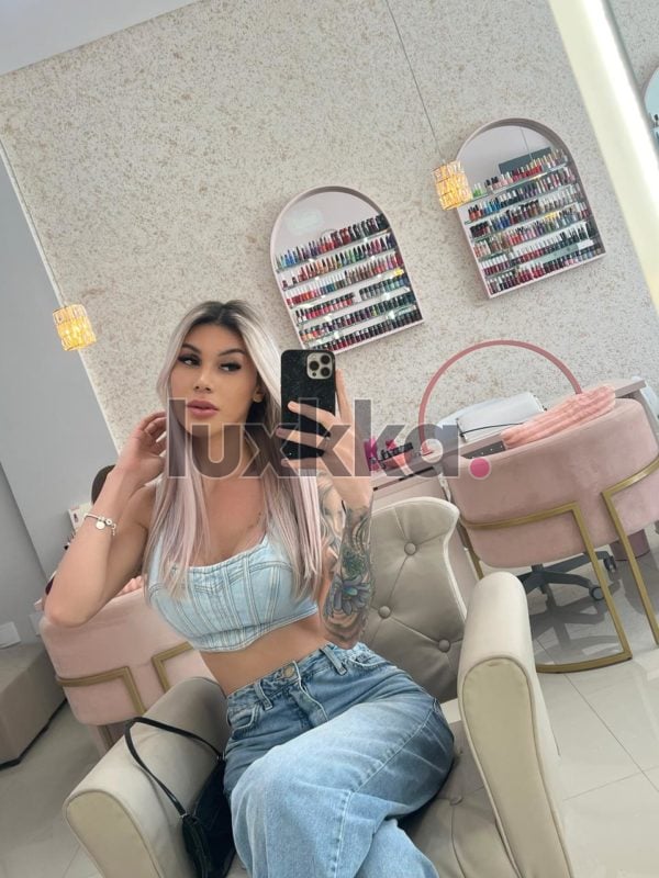 Clara Menezes, acompanhante trans em Copacabana, Rio de Janeiro, foto 51 de 104