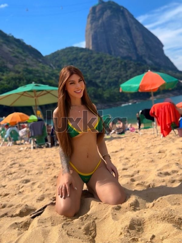 Clara Menezes, acompanhante trans em Copacabana, Rio de Janeiro, foto 64 de 104