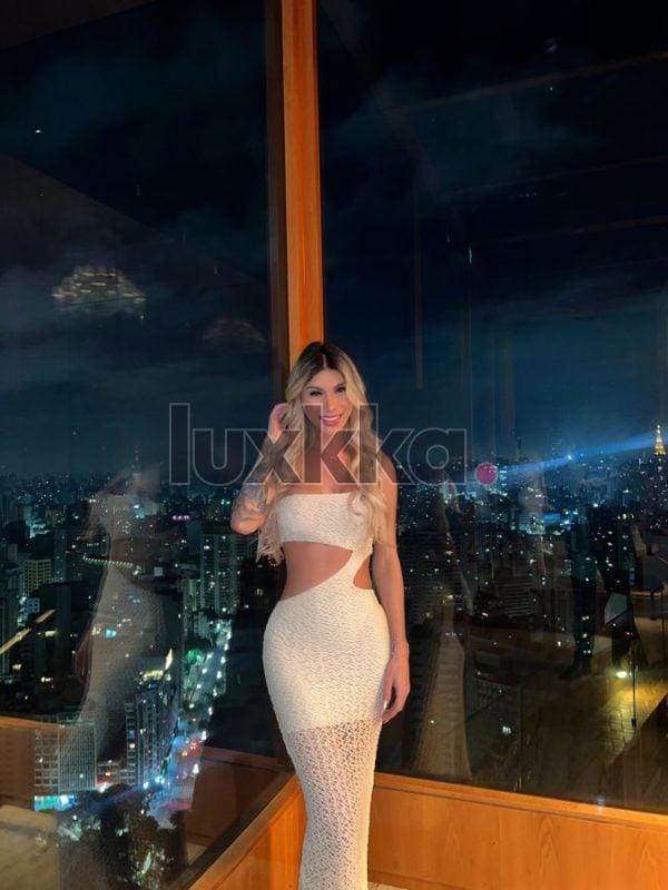 Clara Menezes, acompanhante trans em Copacabana, Rio de Janeiro, foto 60 de 104