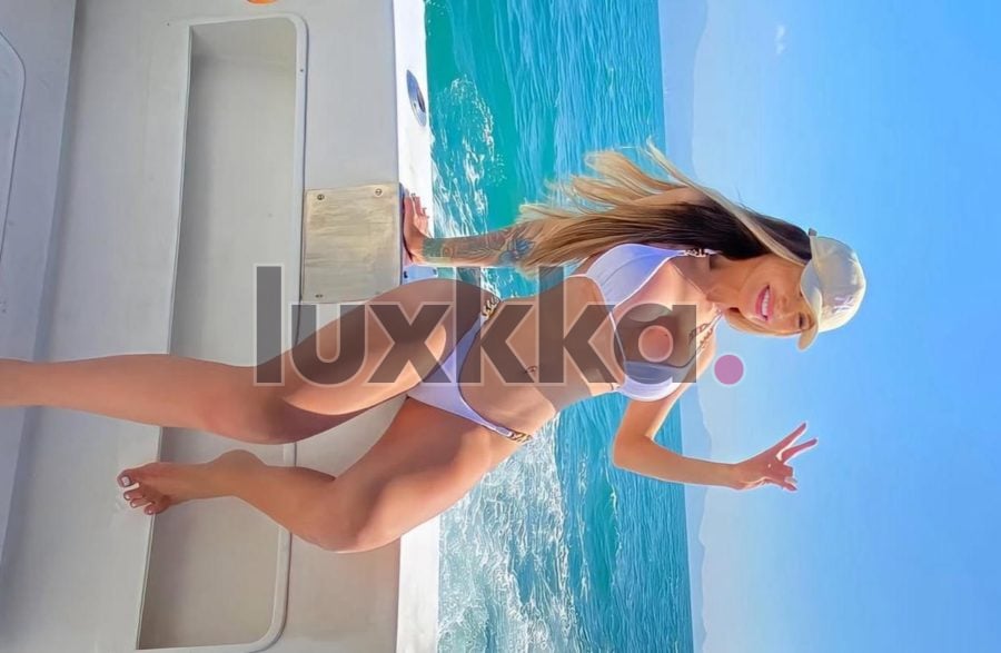 Clara Menezes, acompanhante trans em Copacabana, Rio de Janeiro, foto 76 de 104