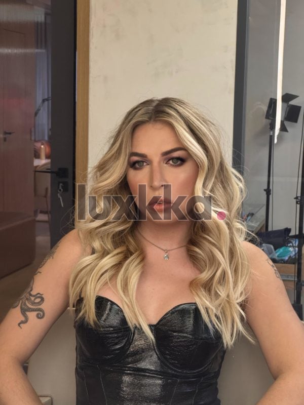 Sofia Fochesatto, acompanhante trans em Copacabana, Rio de Janeiro, foto 42 de 70